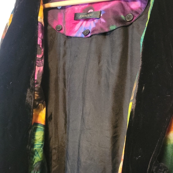 Unique Silky Ink Art Jacket with Velvet Trim - Picture 13 of 15